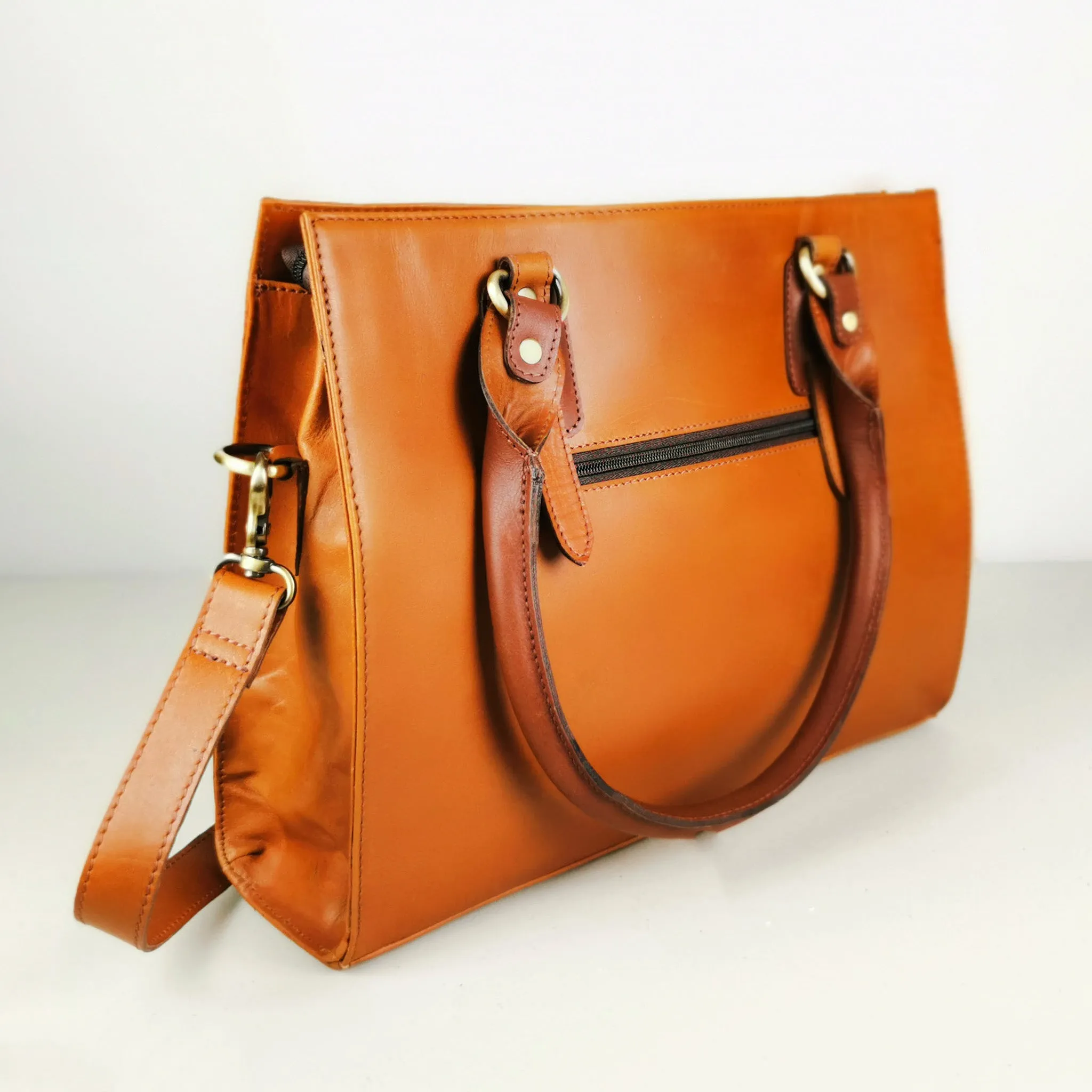 GoodHides Ltd. Bag: Signature 15"
