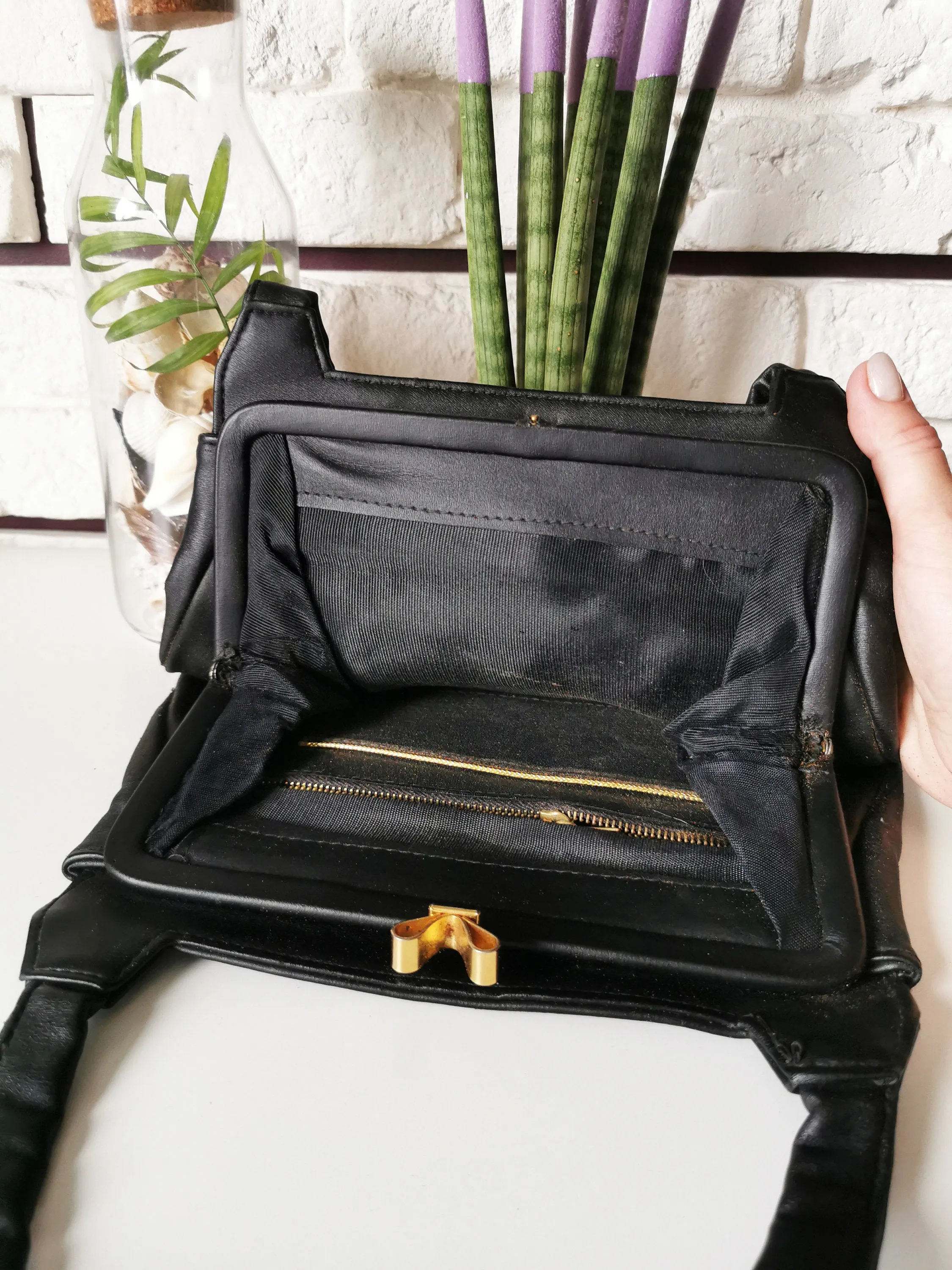 Vintage 60s black leather minimalist handbag